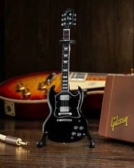 Une réplique miniature d'une guitare Gibson