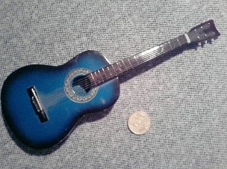 Une Guitare acoustique Alhambra